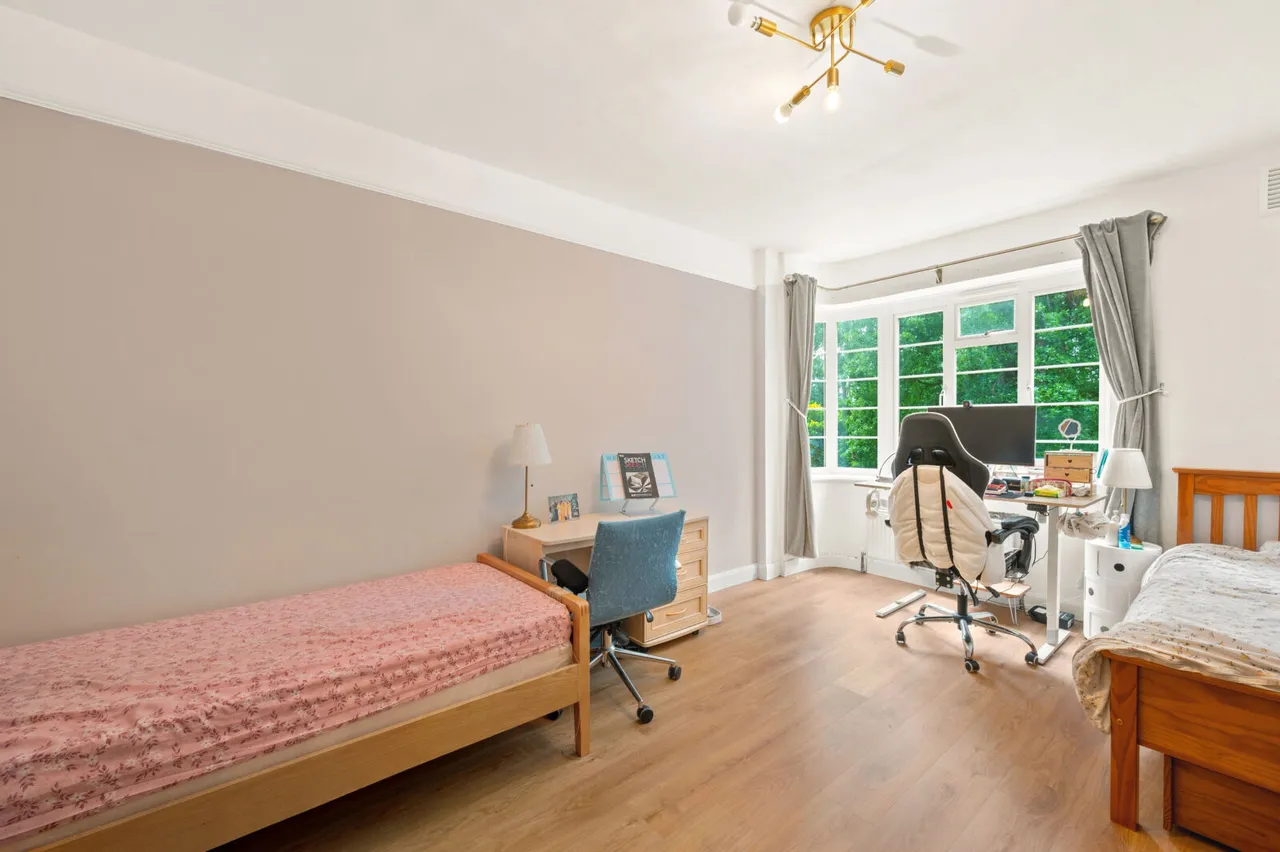 Wyke Road, Raynes Park, SW20, photo 2