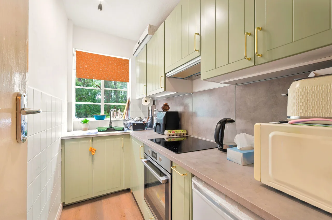 Wyke Road, Raynes Park, SW20, photo 4