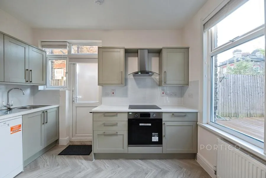 Seymour Road, London, E10, photo 11