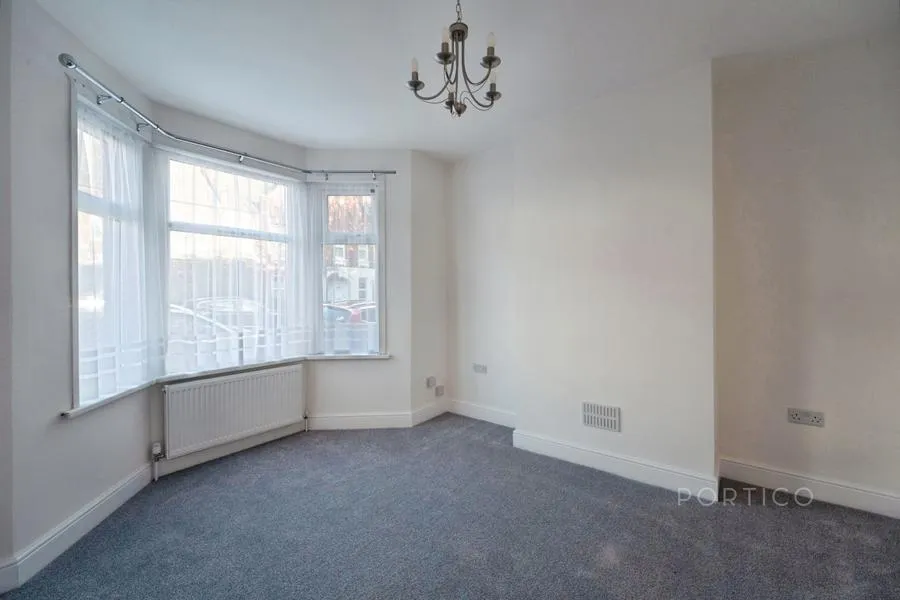 Seymour Road, London, E10, photo 3