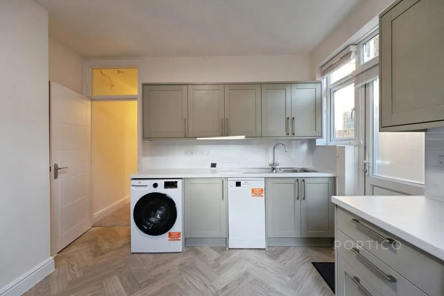 Seymour Road, London, E10, photo 12
