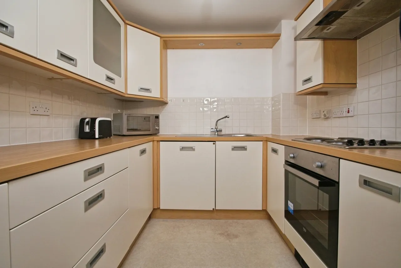 Verona House, Vellacott Close, Cardiff Bay, CF10, photo 5