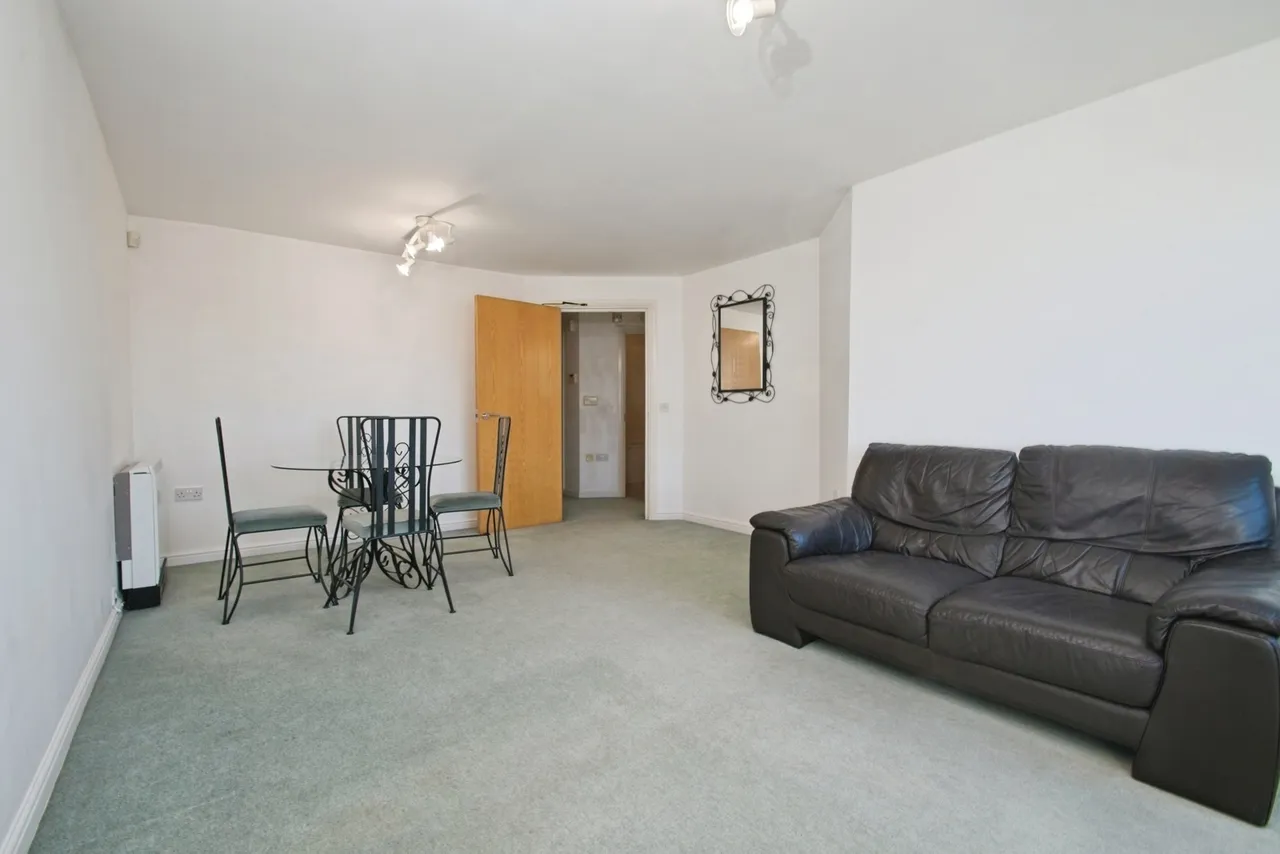 Verona House, Vellacott Close, Cardiff Bay, CF10, photo 3