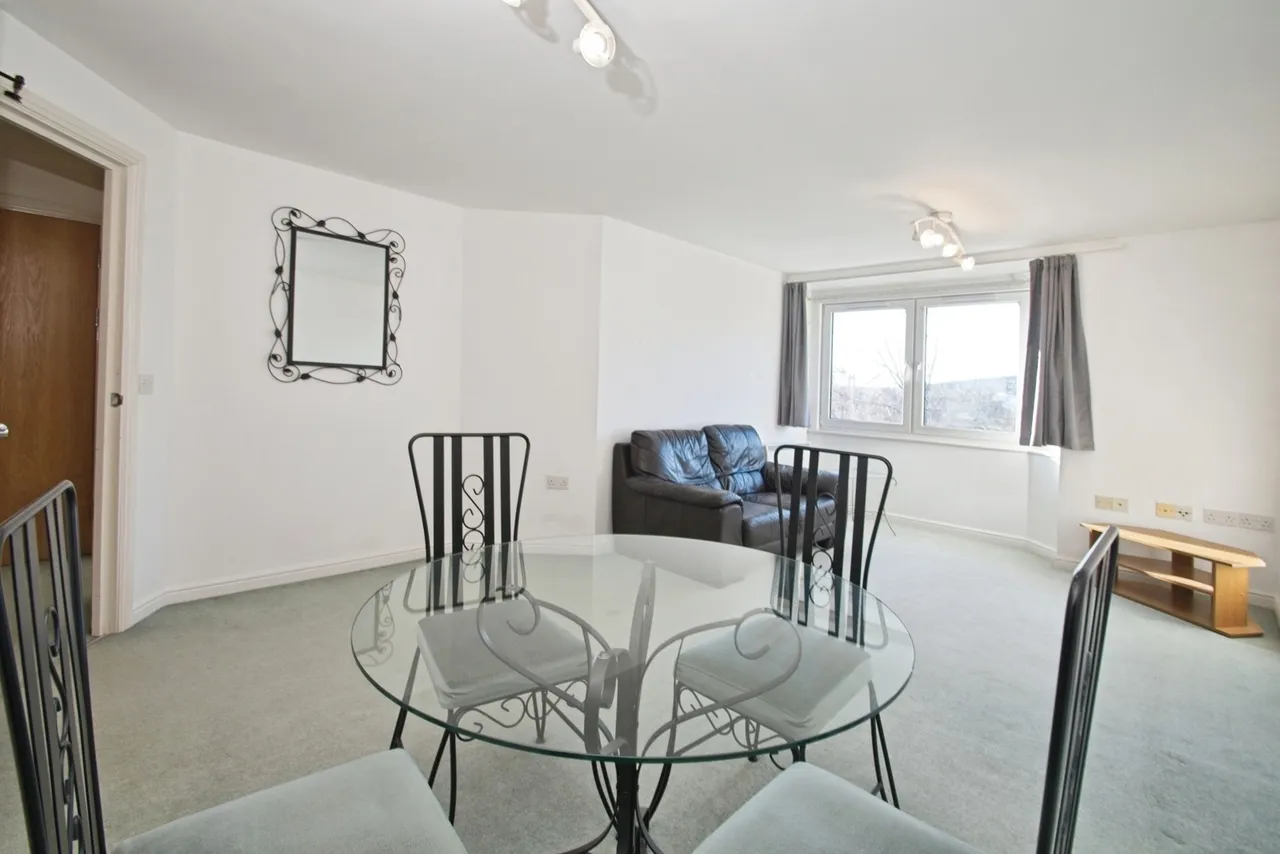 Verona House, Vellacott Close, Cardiff Bay, CF10, photo 4