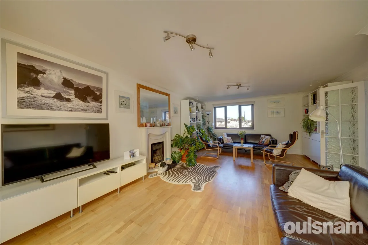 Laurelwood Road, Droitwich, Worcestershire, WR9 7SE, photo 2