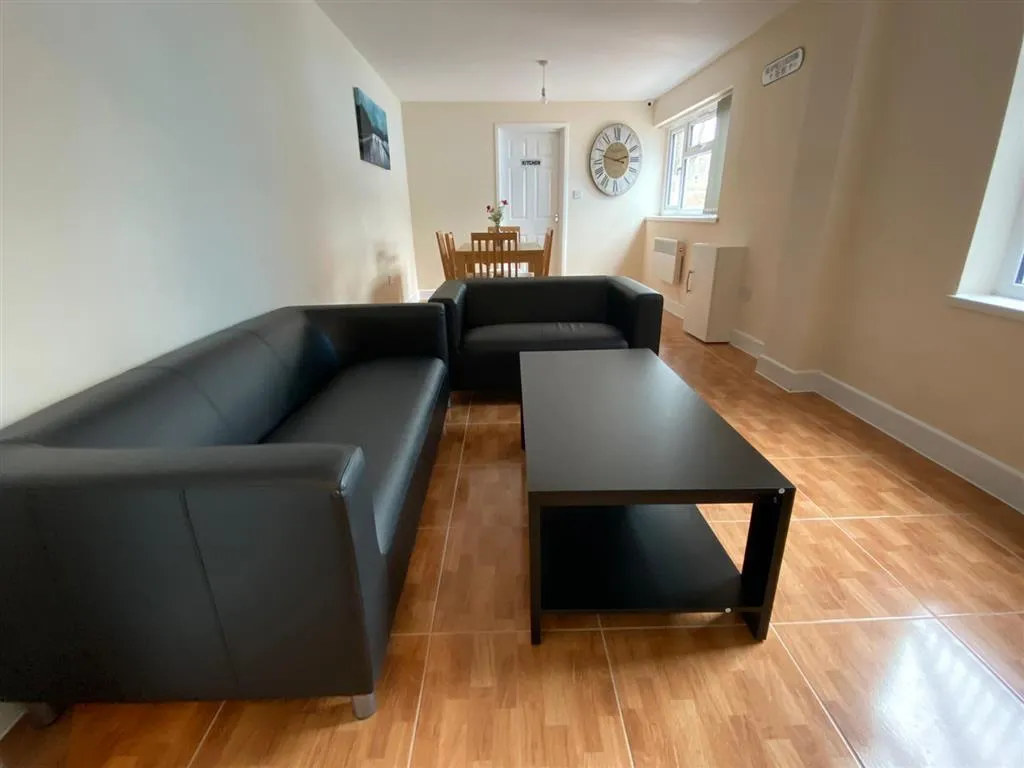 Chester Road North, Kidderminster, DY10, photo 3