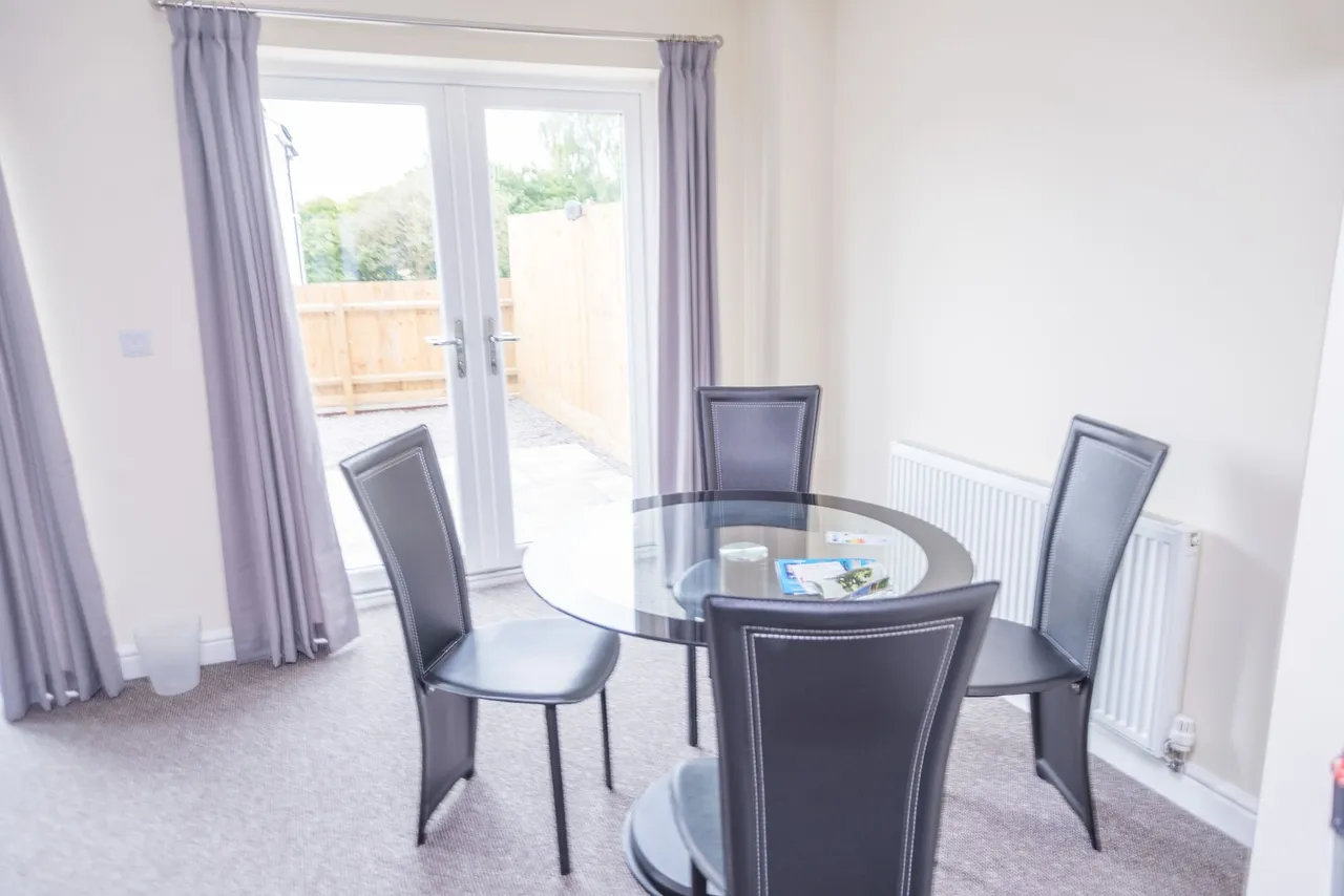 4 bed flat to rent, Albion Street, Kenilworth, CV8