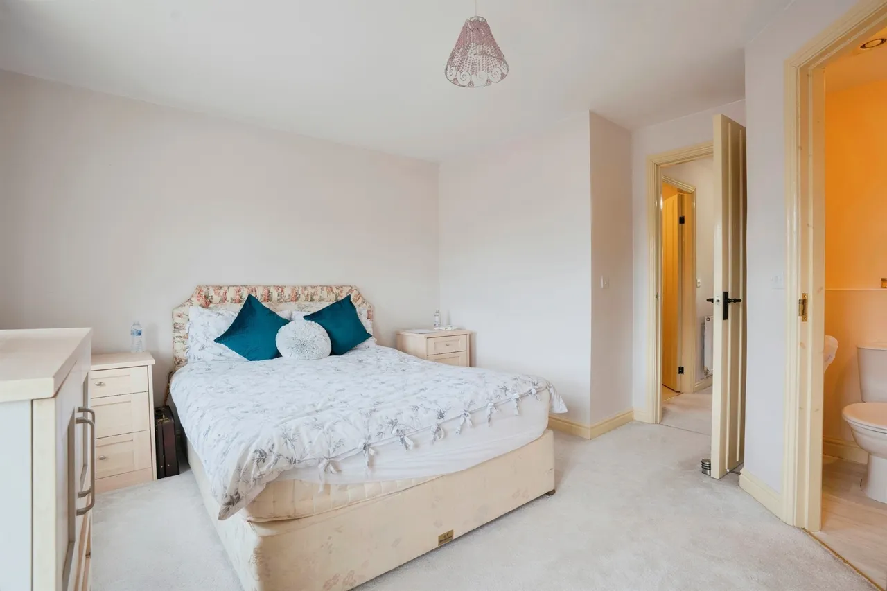 Park Crescent, Bolton-Upon-Dearne, S63, photo 12