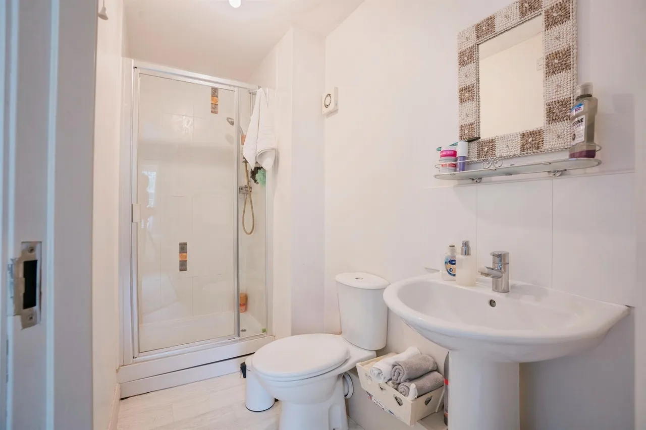 Park Crescent, Bolton-Upon-Dearne, S63, photo 5