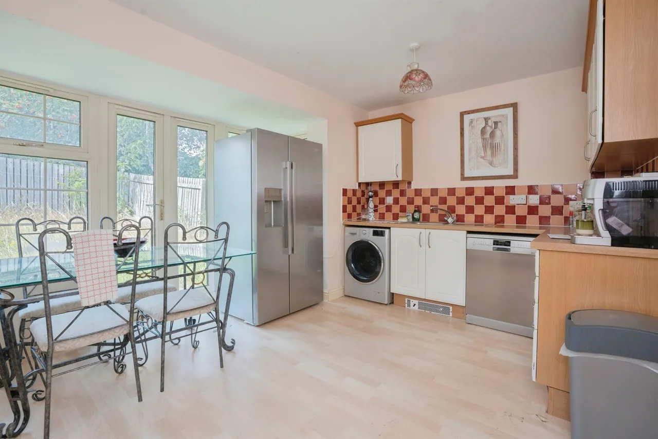 Park Crescent, Bolton-Upon-Dearne, S63, photo 2