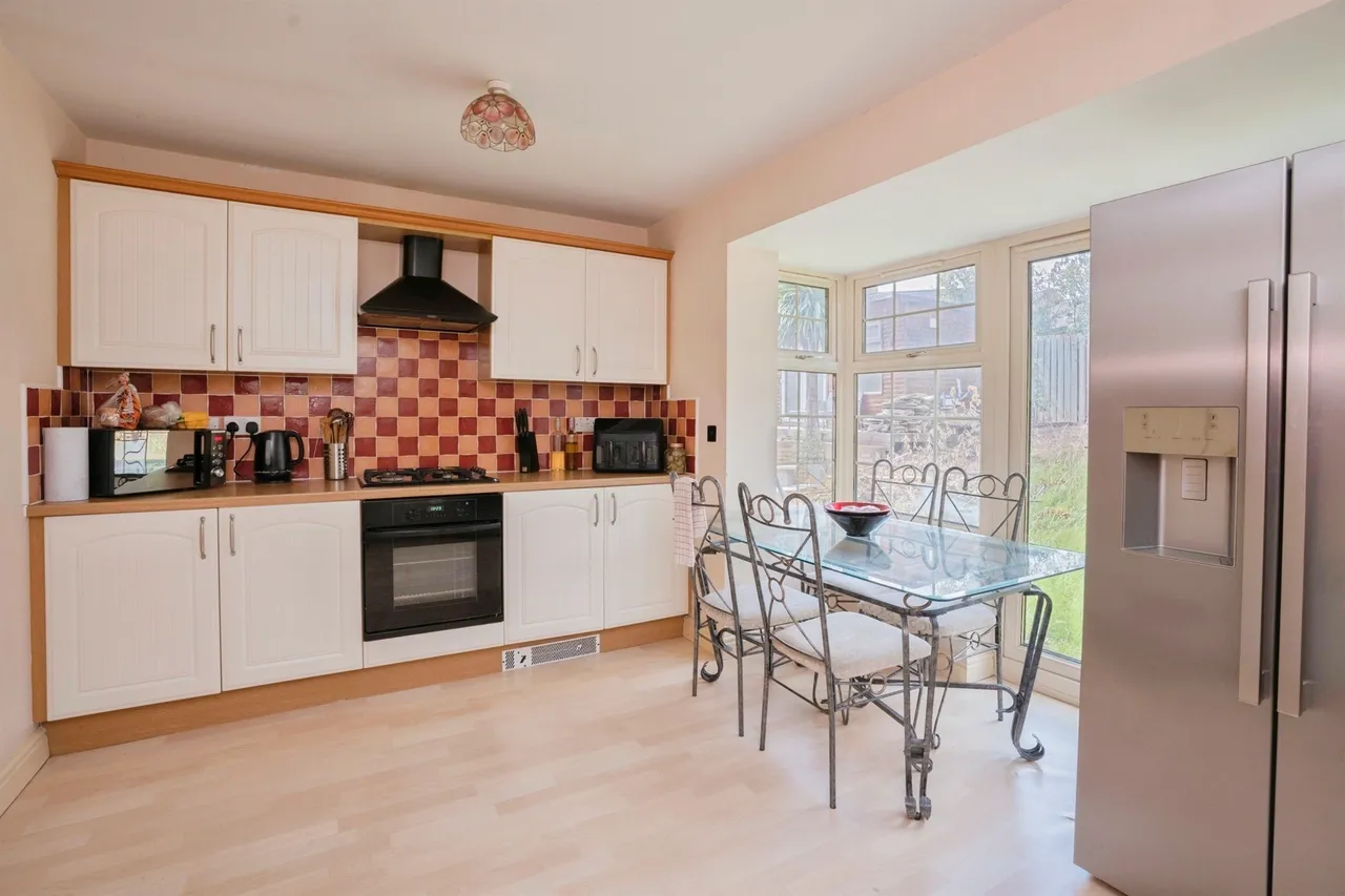 Park Crescent, Bolton-Upon-Dearne, S63, photo 6