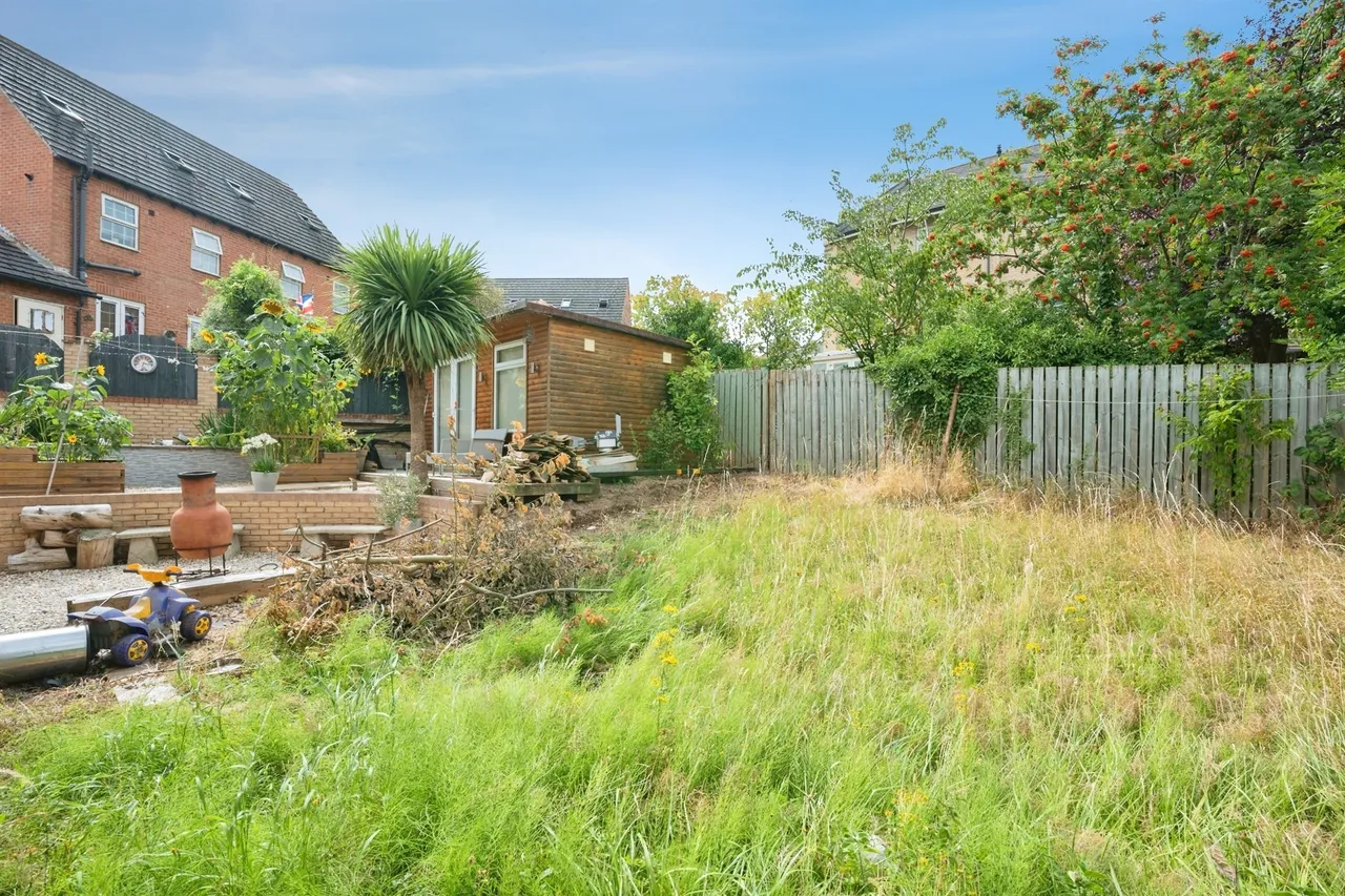 Park Crescent, Bolton-Upon-Dearne, S63, photo 4