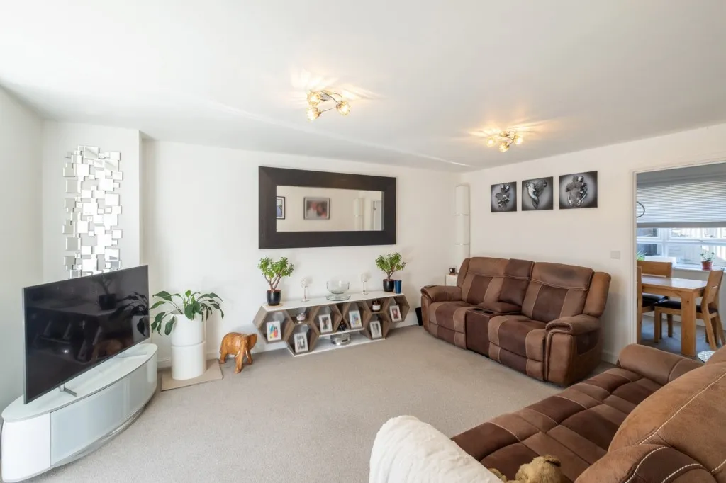 Sand Martin Close, East Leake, LE12, photo 4