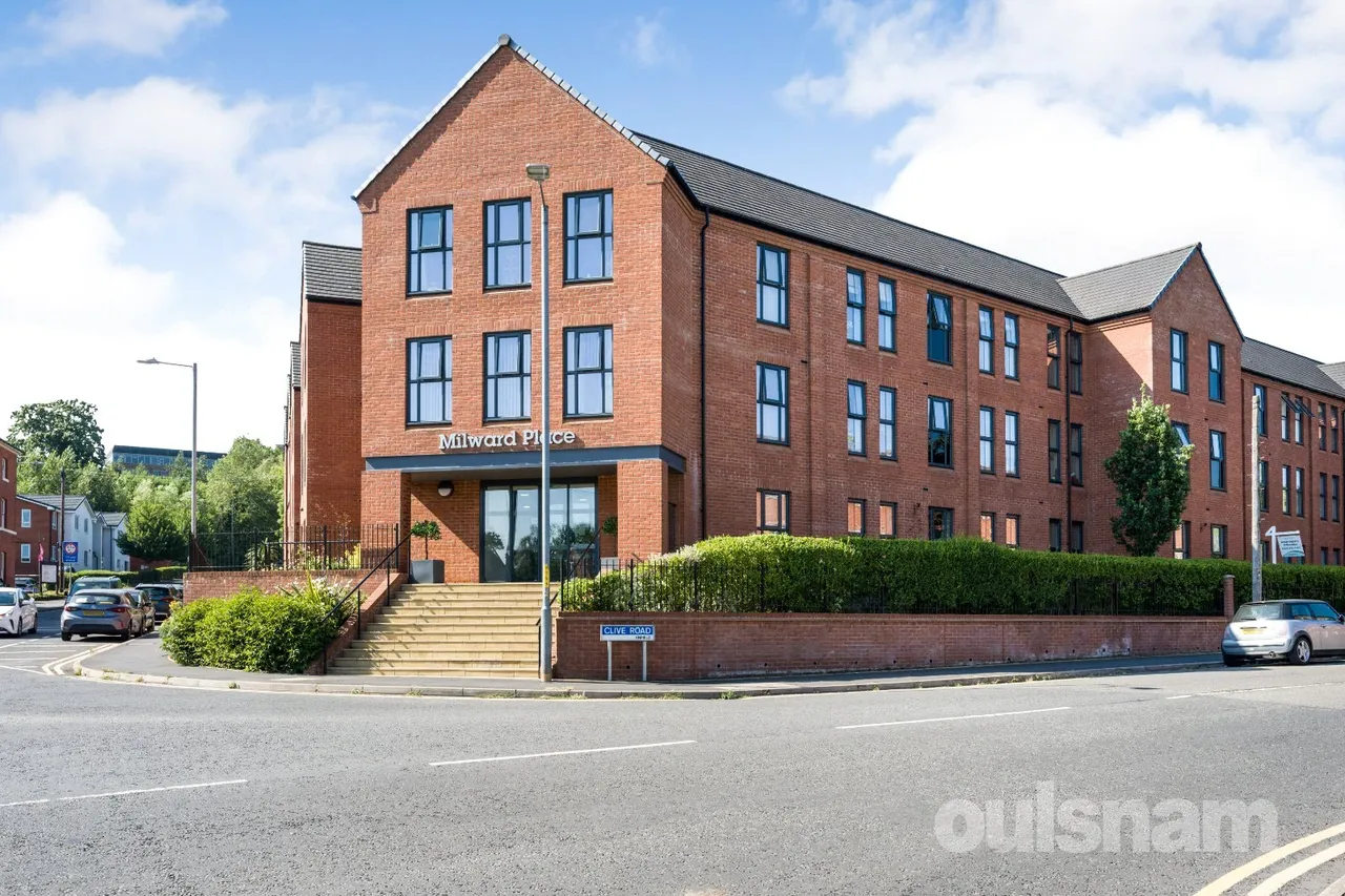 2 bed flat to rent — Clive Road, Redditch, Worcestershire, B97 4AY