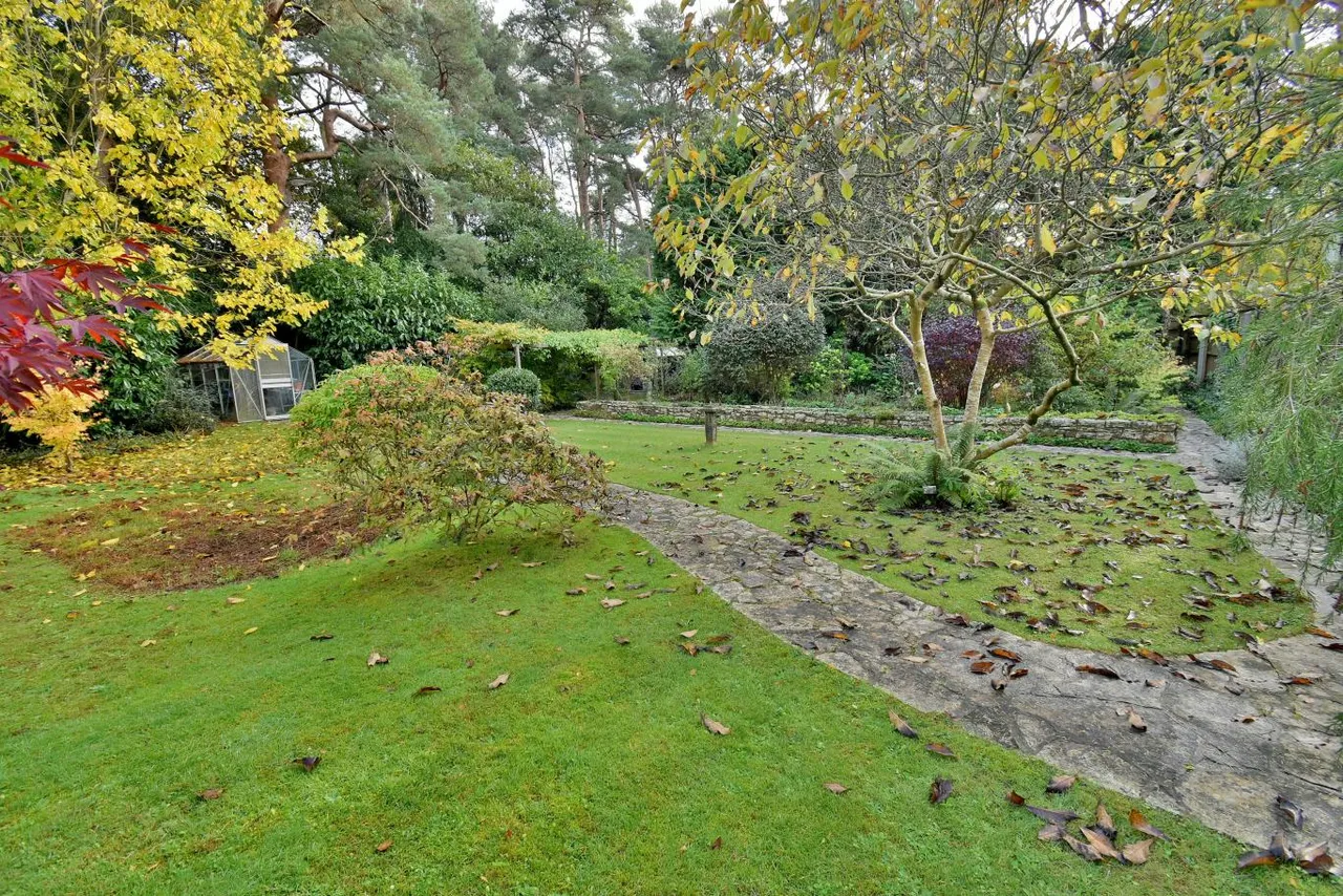 Dudsbury Avenue, BH22, photo 4