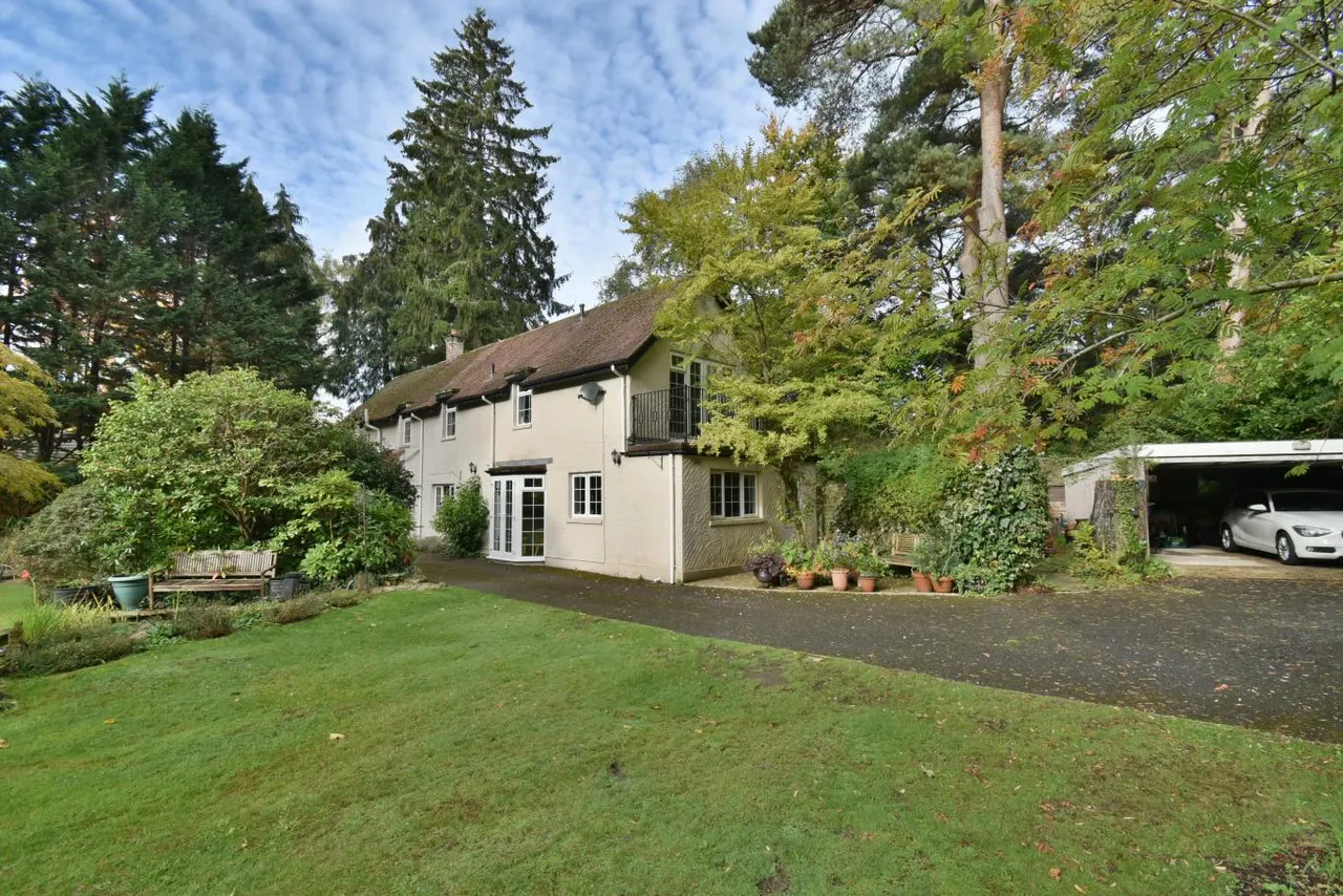 4 bed house for sale, Dudsbury Avenue, BH22