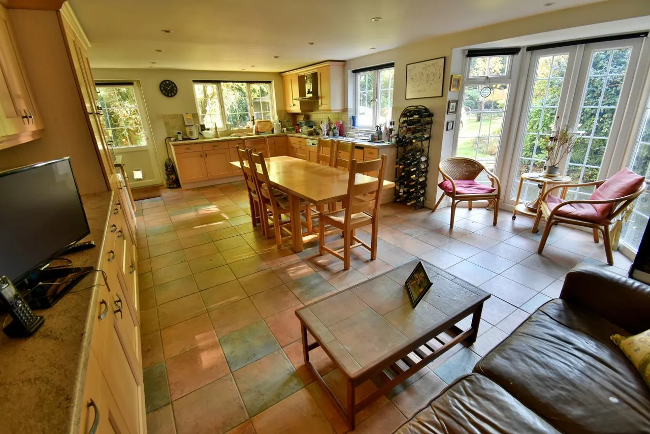 Dudsbury Avenue, BH22, photo 6