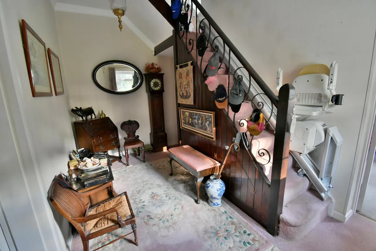 Dudsbury Avenue, BH22, photo 12