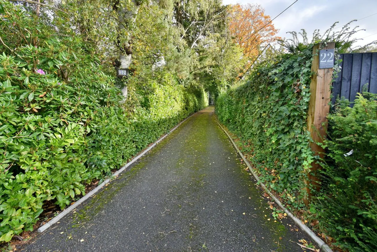 Dudsbury Avenue, BH22, photo 3