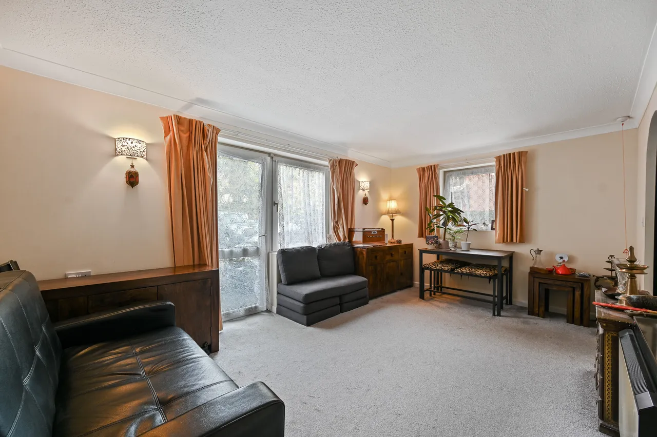 Oakdene Close, Pinner, HA5, photo 3
