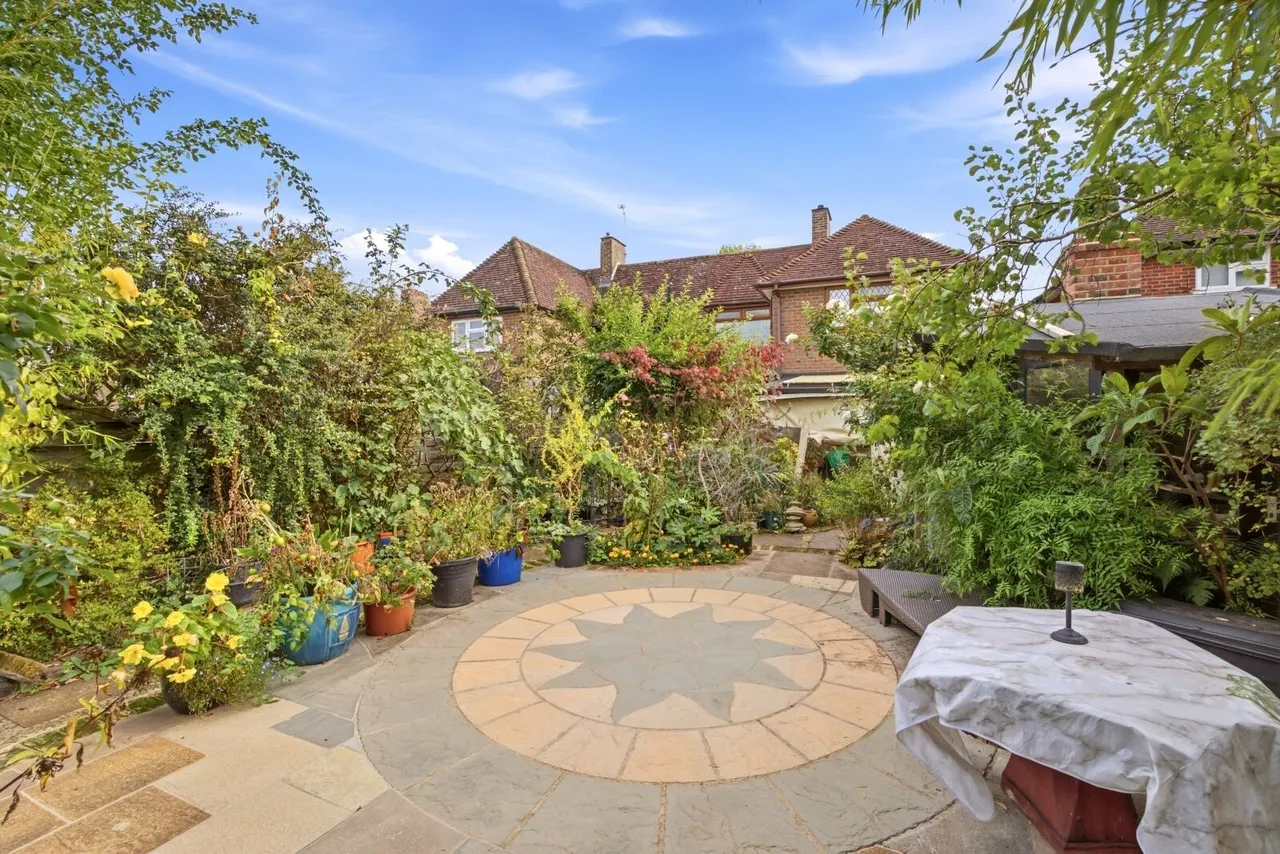 Nicholls Close, Redbourn, AL3, photo 3