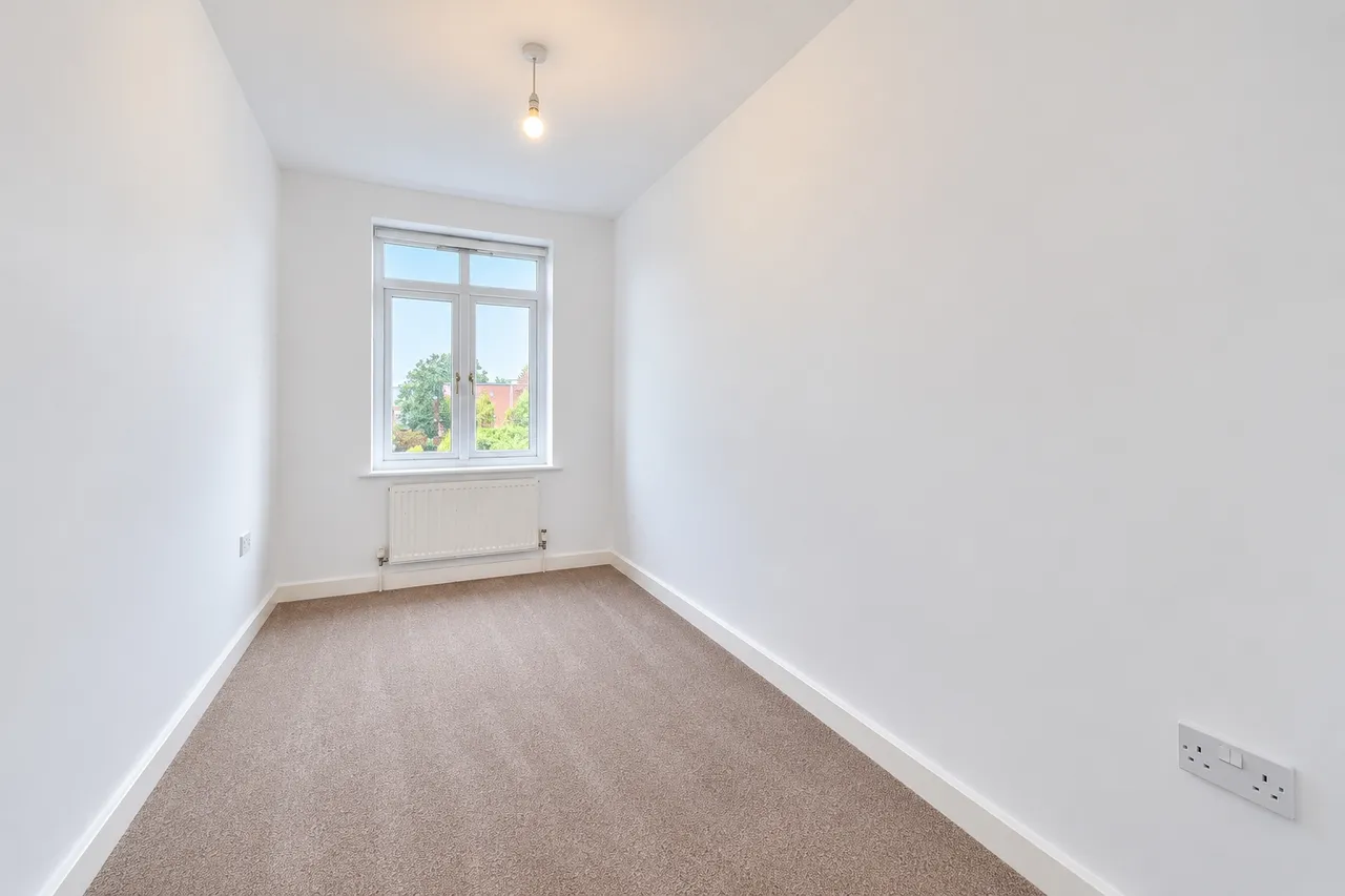 Grange House, Dickens Heath, B90, photo 13