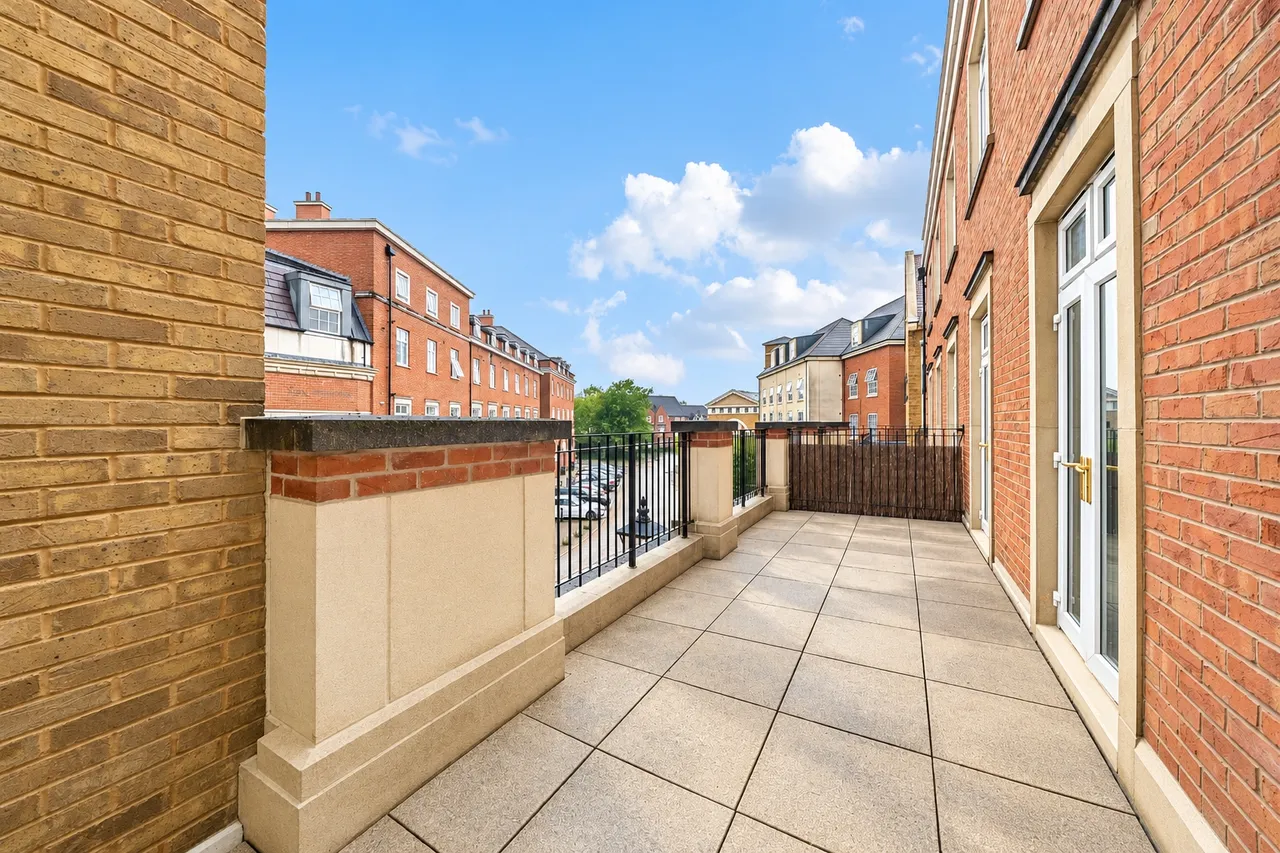 Grange House, Dickens Heath, B90, photo 12