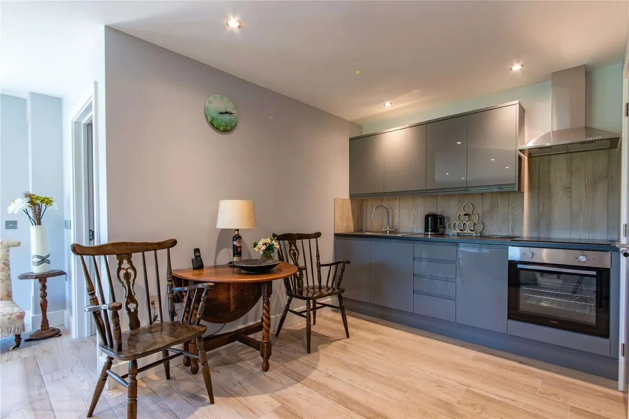 Marlston Hermitage, Thatcham, Berkshire, RG18 9UN, photo 9