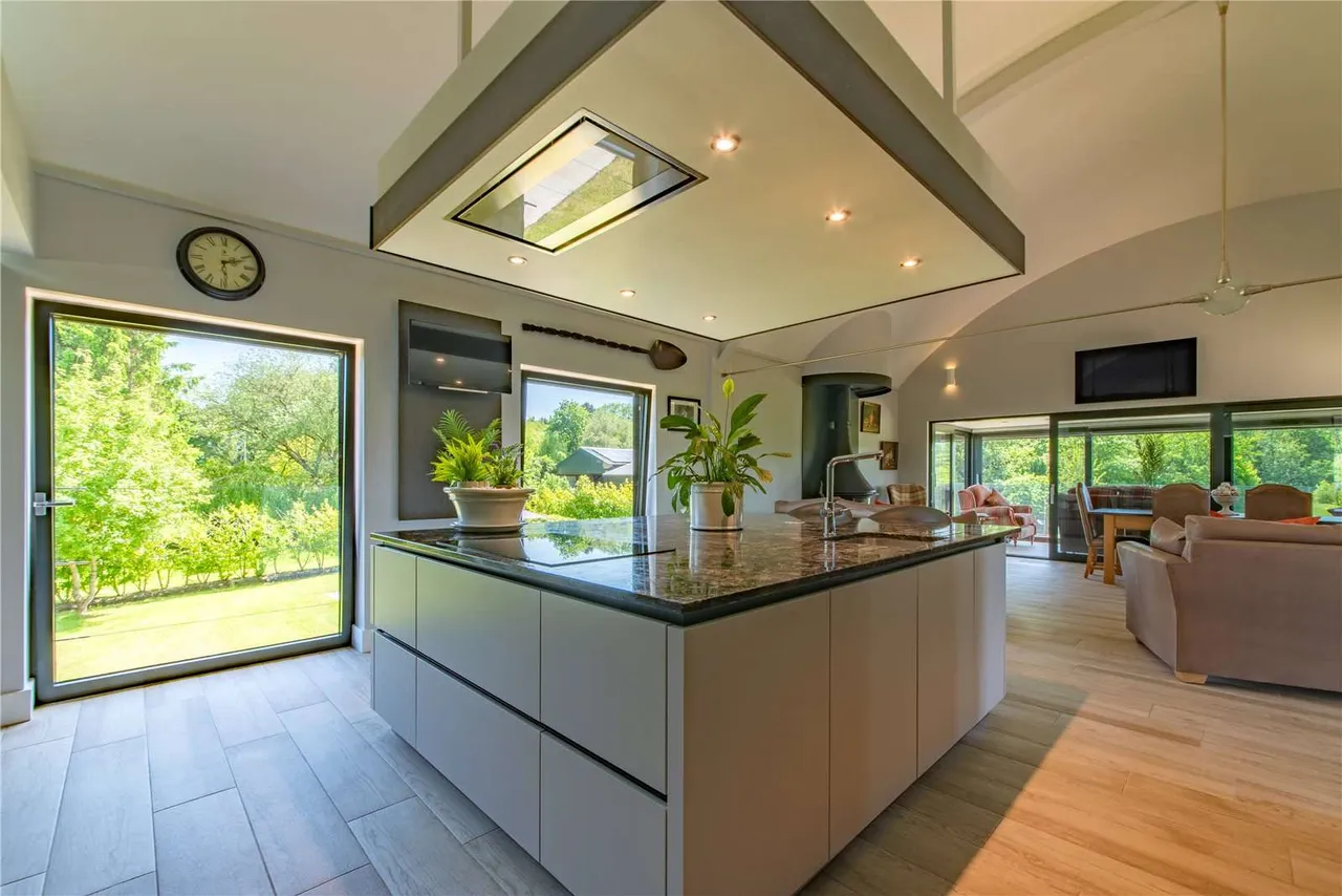 Marlston Hermitage, Thatcham, Berkshire, RG18 9UN, photo 7