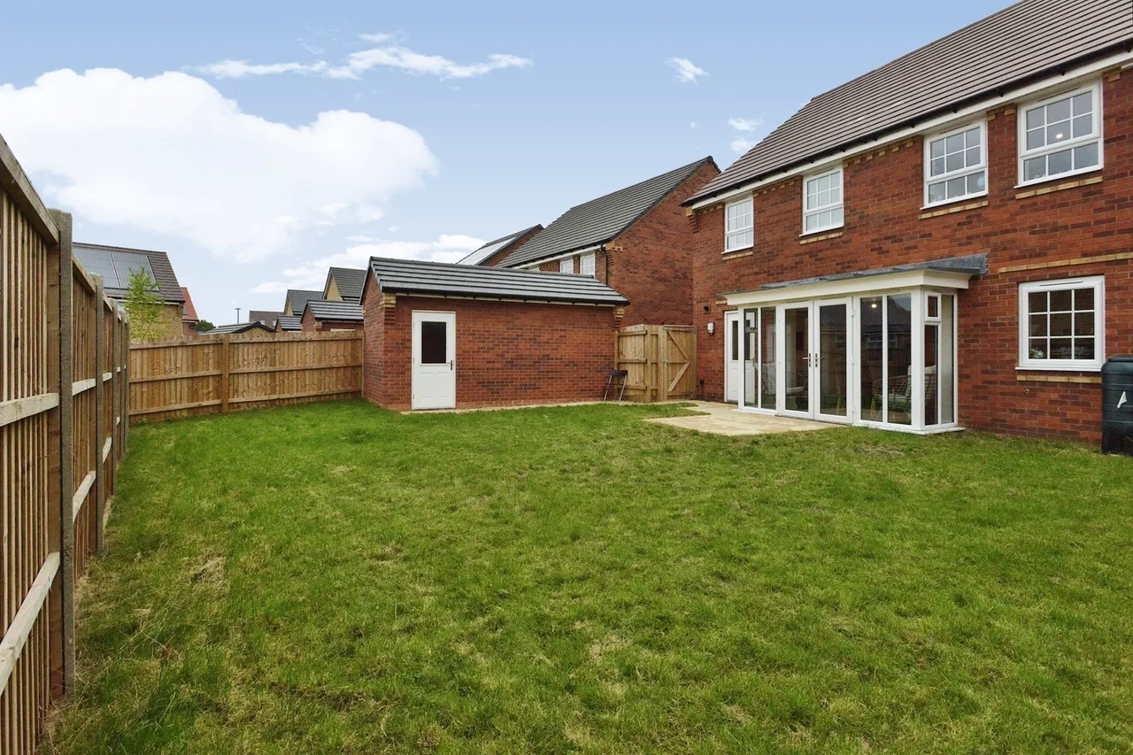 Flora Garden, Fairfields, MK11, photo 15