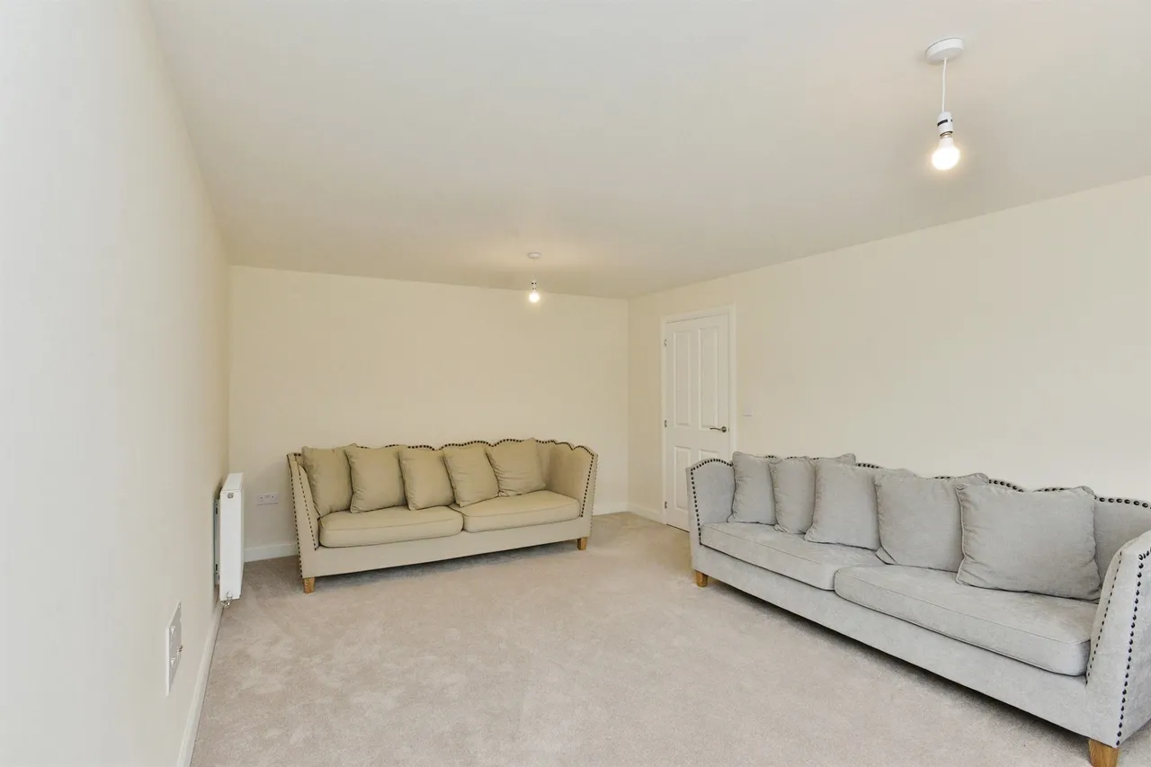 Flora Garden, Fairfields, MK11, photo 5