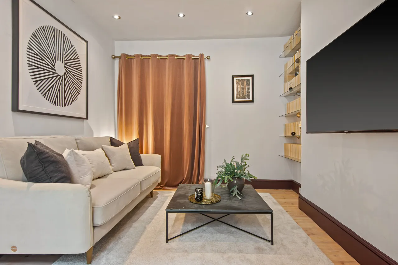 Flat 1, 4 Carlisle Street, London, photo 4
