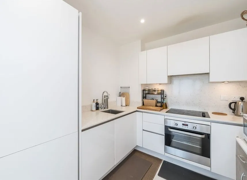 Prince Regent Road, Hounslow, TW3, photo 3