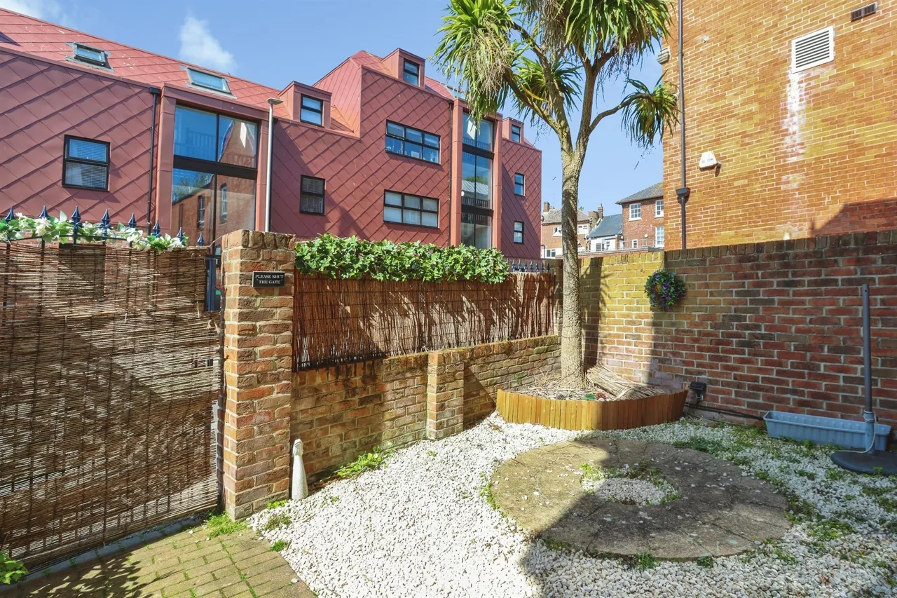 Lagland Street, Poole, photo 12
