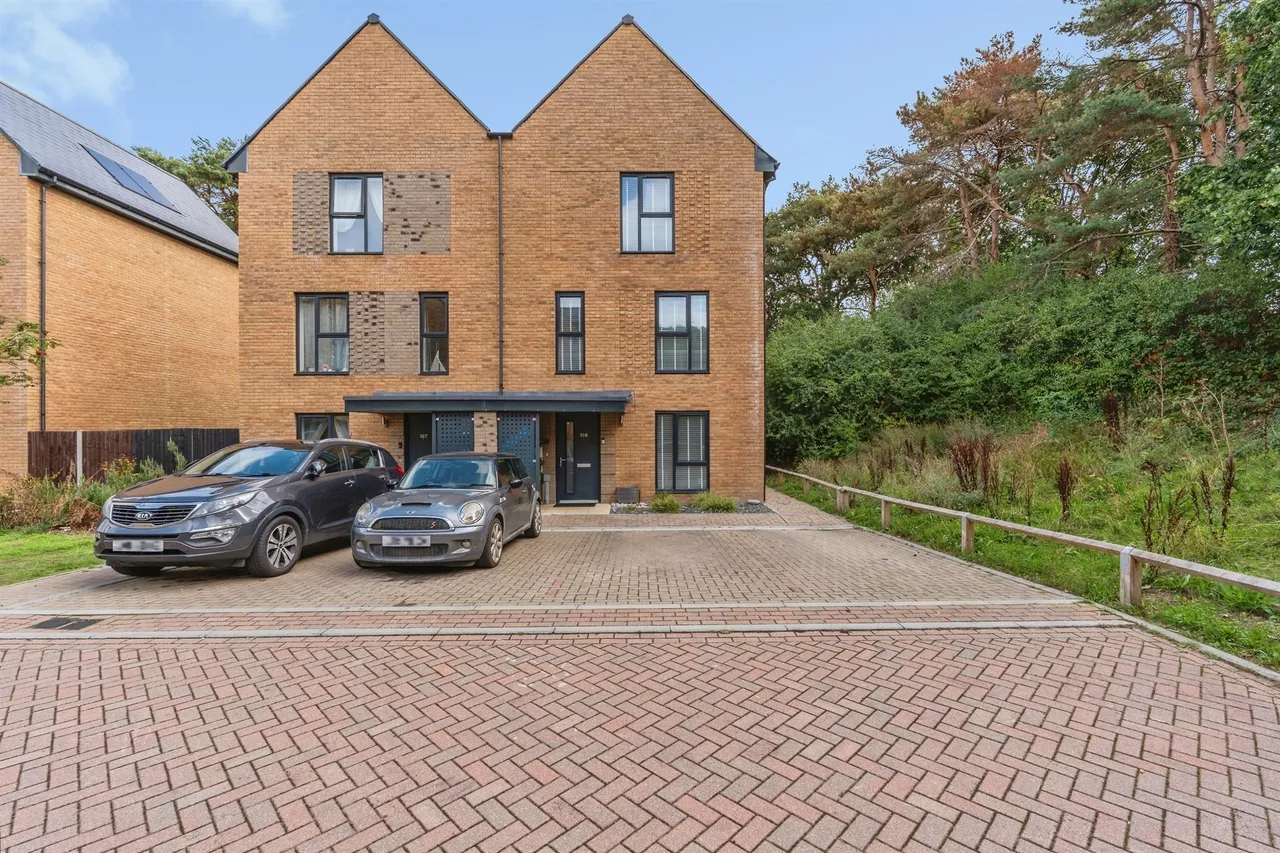 4 bed house for sale, Starboard Way, Southampton, SO16
