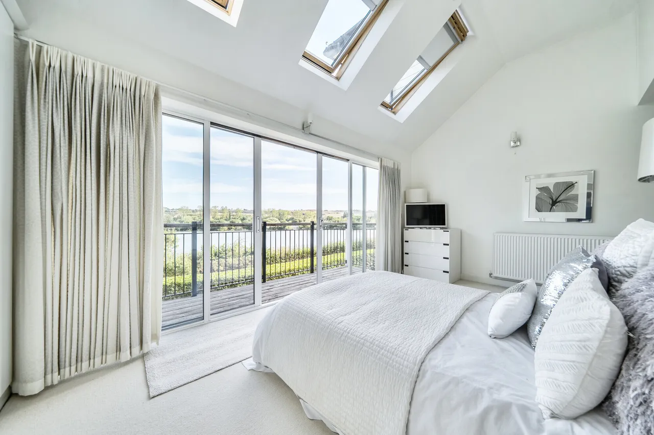 Lilley Mead, Redhill, RH1, photo 5