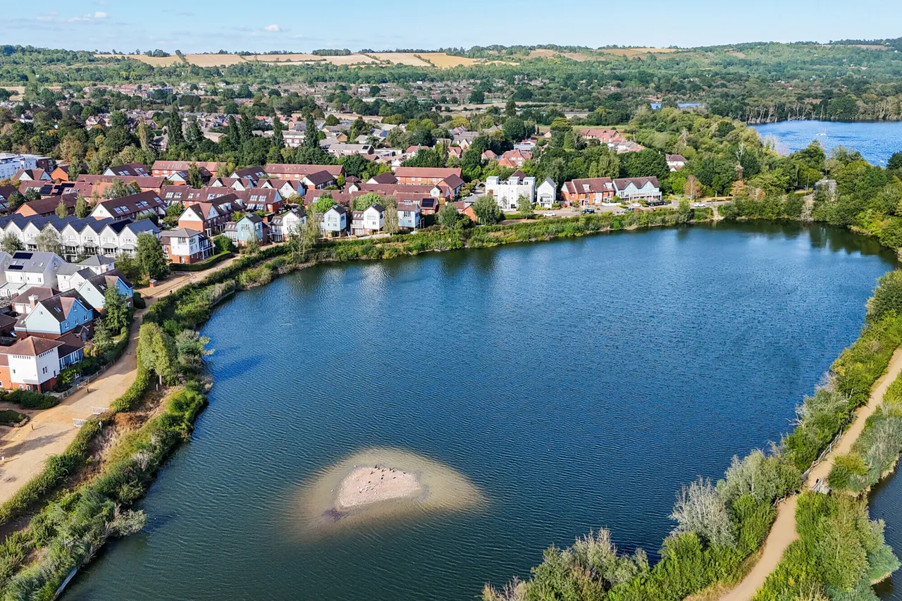 Lilley Mead, Redhill, RH1, photo 8