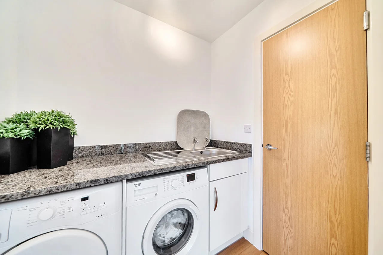 Lilley Mead, Redhill, RH1, photo 12