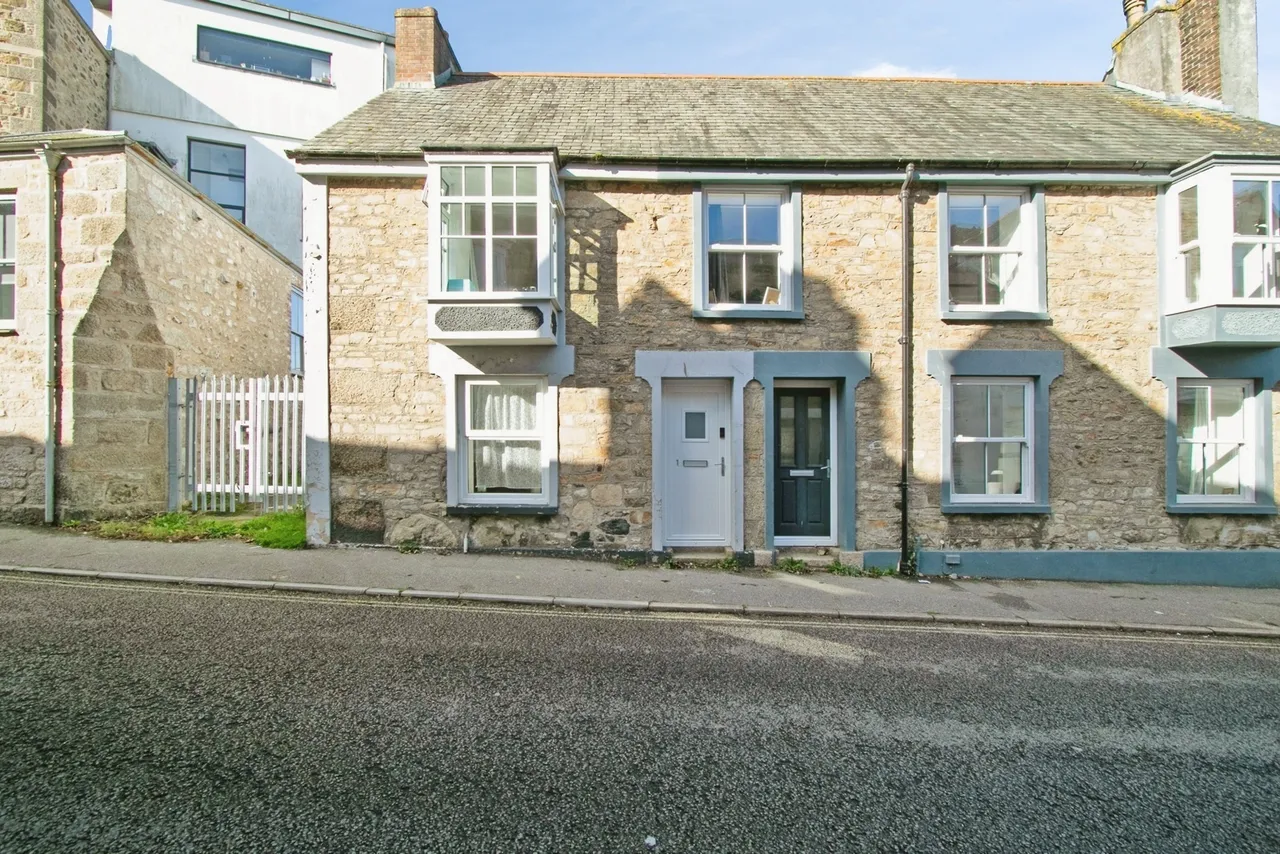 2 bed house for sale, Fore Street, Camborne, TR14