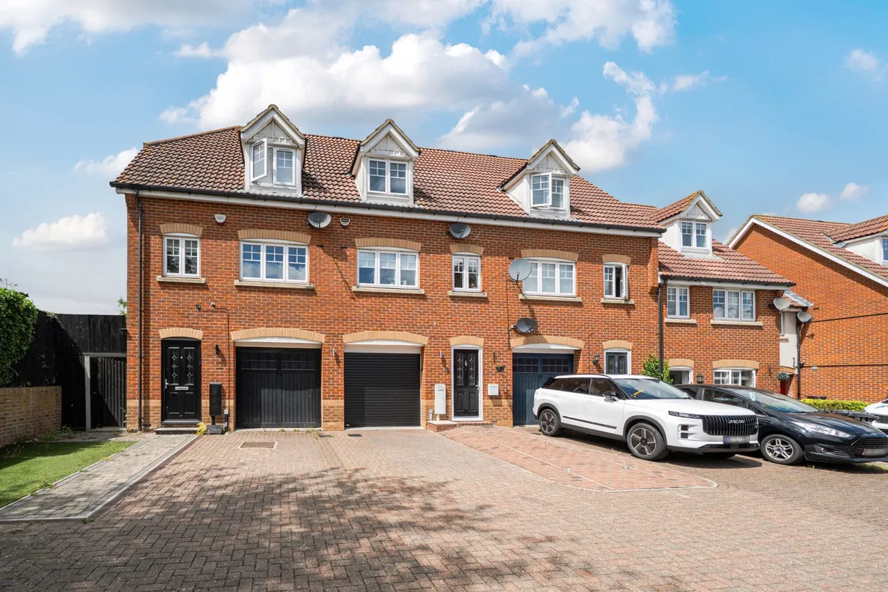 3 bed house for sale — Reservoir Close, Kent, DA9