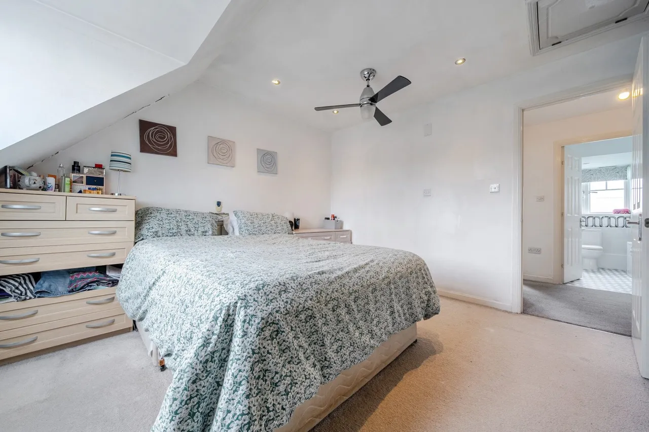 Reservoir Close, Kent, DA9, photo 8