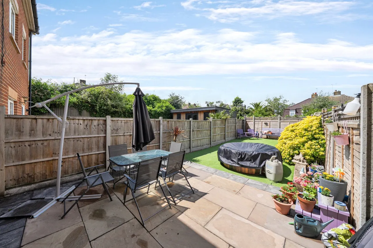 Reservoir Close, Kent, DA9, photo 21