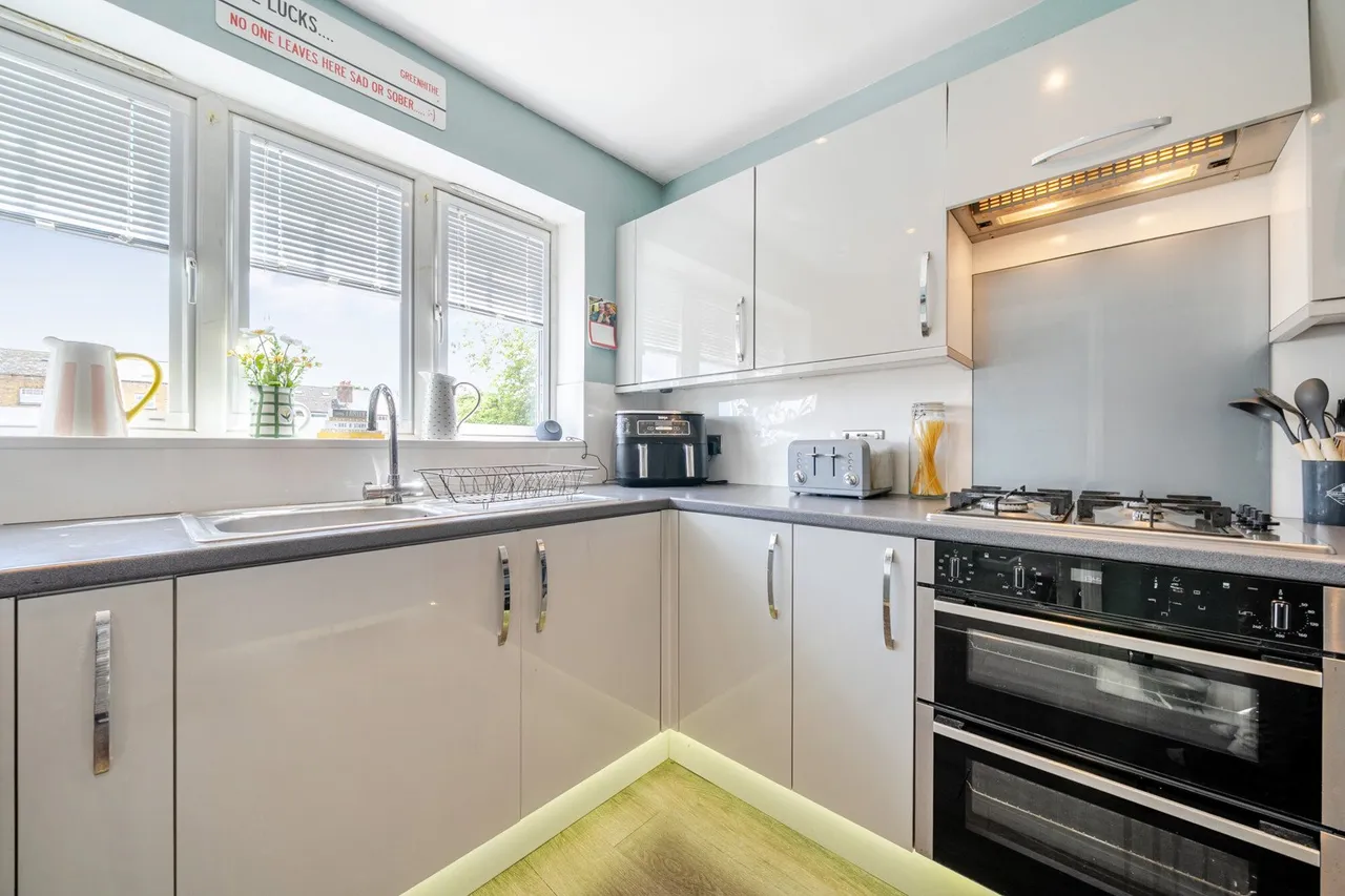Reservoir Close, Kent, DA9, photo 17