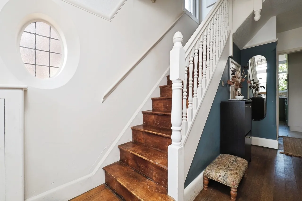 Russell Drive, Wollaton, Nottingham, NG8, photo 9