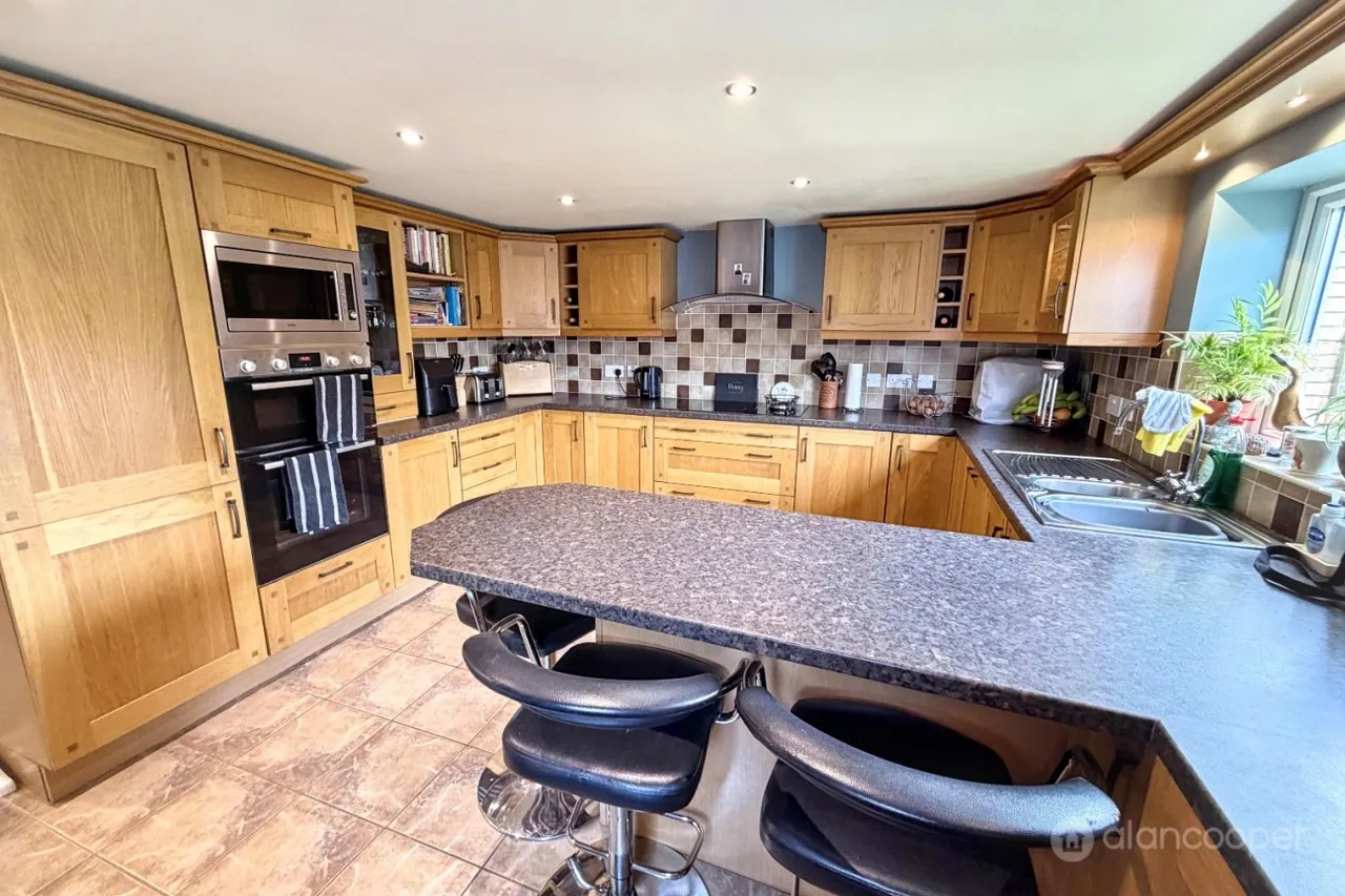 Abingdon Way, St Nicolas Park, CV11, photo 8