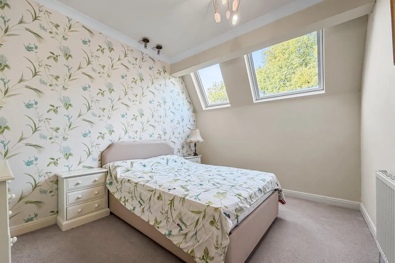 St. Margarets Road, Bowdon, WA14, photo 11