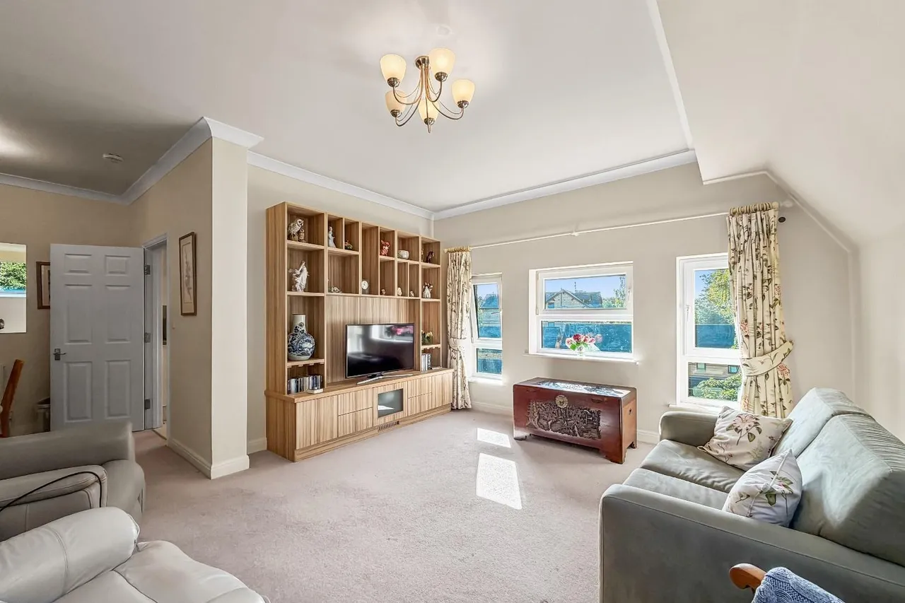 St. Margarets Road, Bowdon, WA14, photo 10