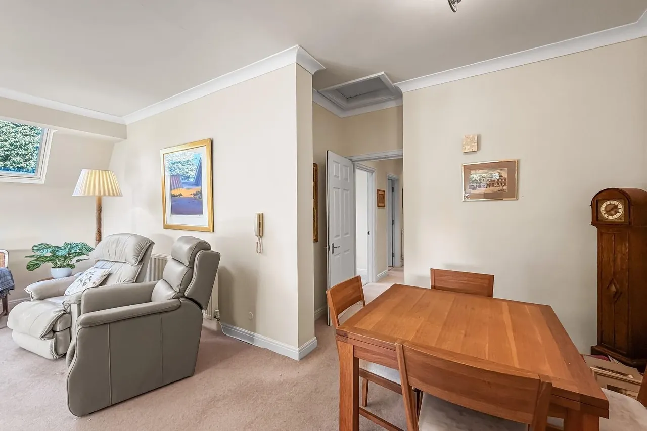 St. Margarets Road, Bowdon, WA14, photo 9
