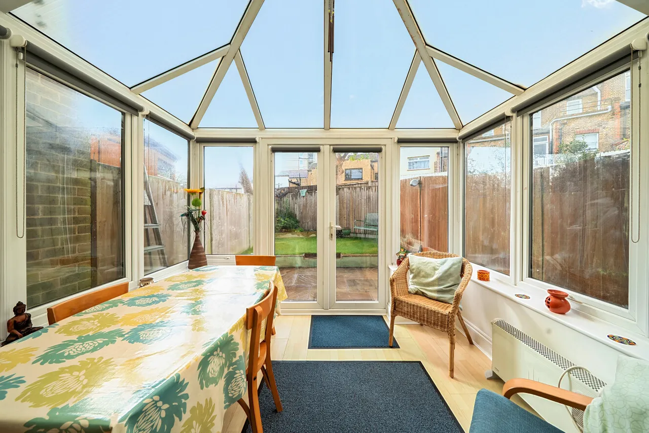 Vermeer Gardens, Peckham, London, SE15, photo 3