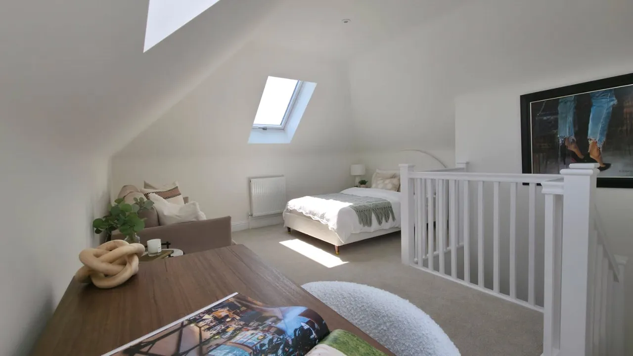 Weatherhill Road, Smallfield, RH6, photo 15